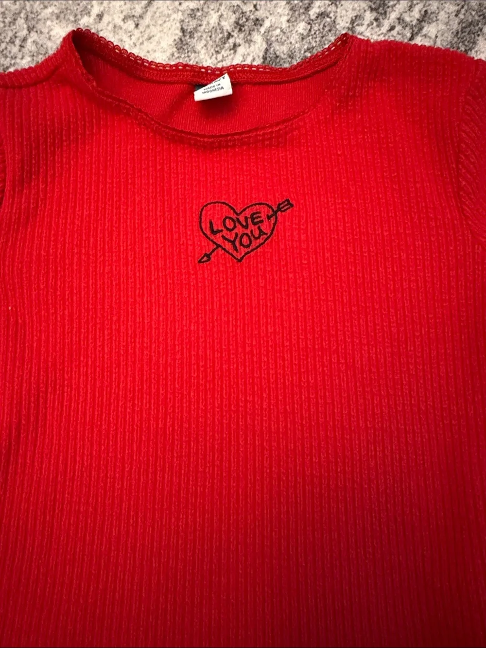Kids Old Navy Red Ribbed Long-Sleeve Top with 'Love You' Heart size S 6-7